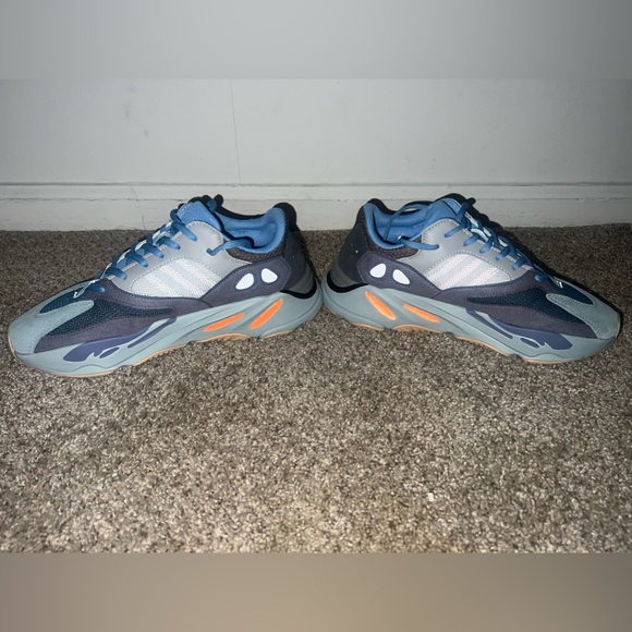 Yeezy 700s Carbon Blue - Picture 2 of 6